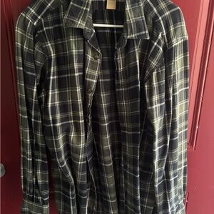 Casual Plaid Button-Down Shirt in Olive & Black